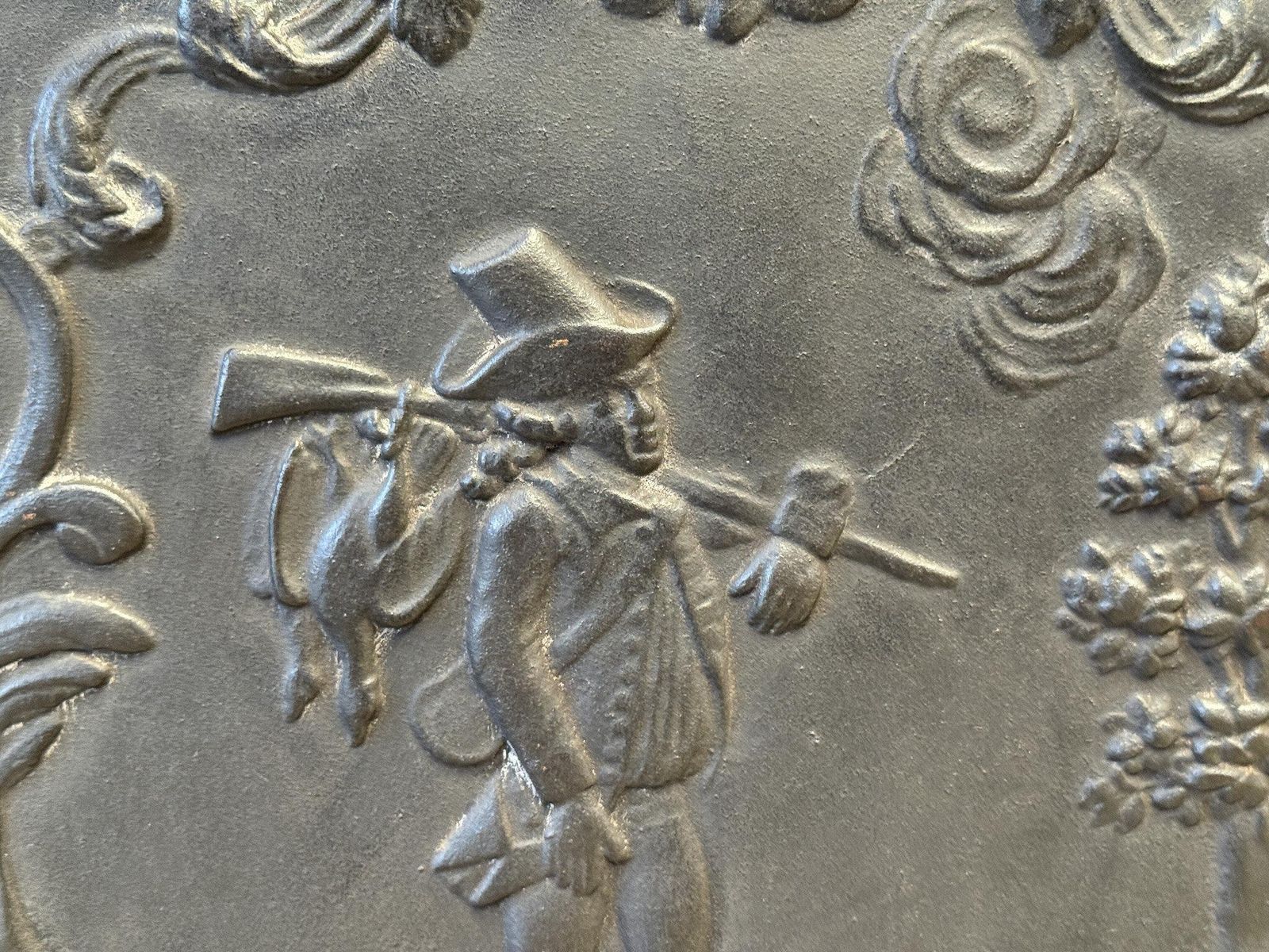 French Napoleon III Style 'Hunter' Fireback / Backsplash, 20th Century photo vinterior