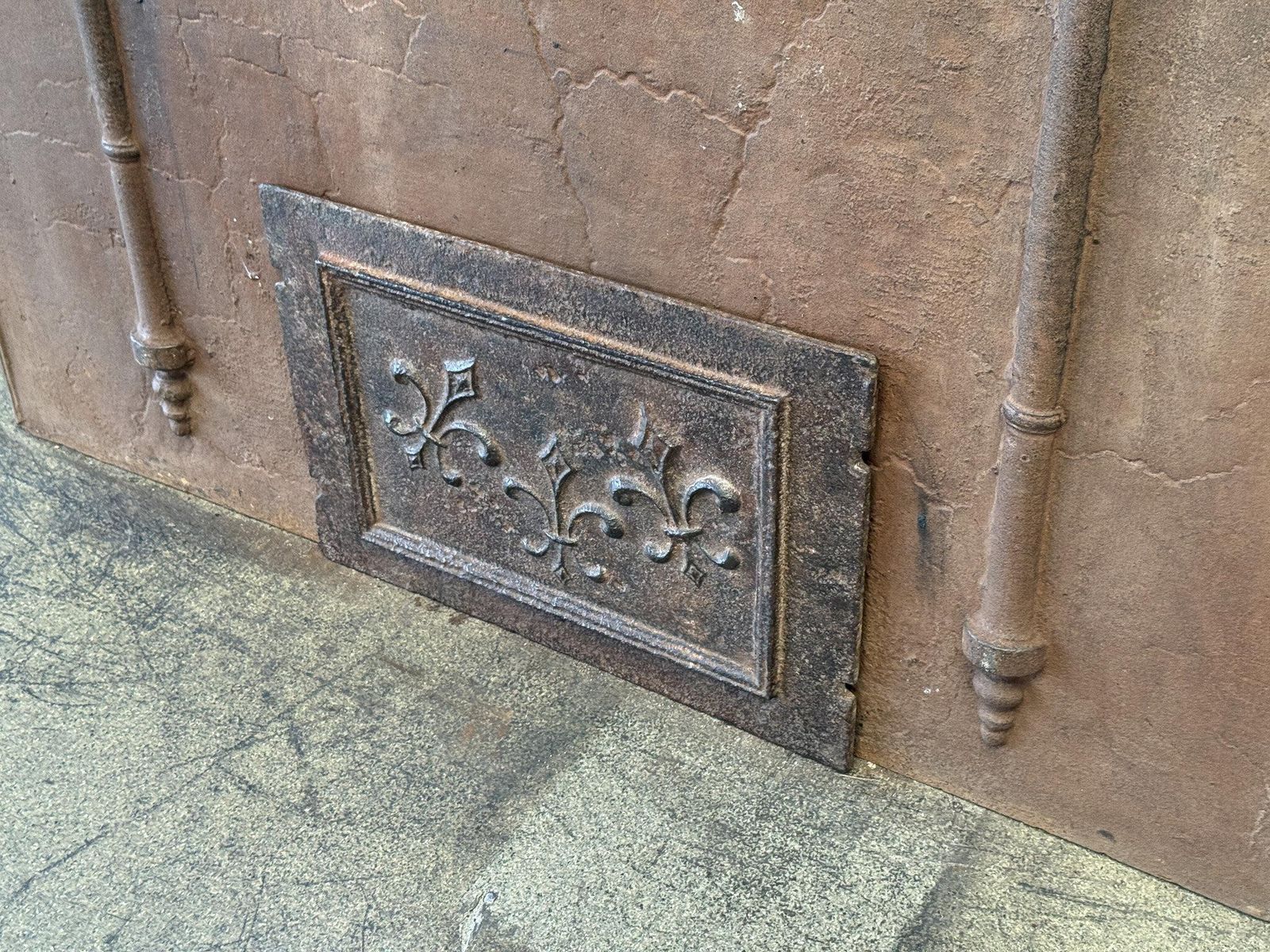 French Louis XV 'Fleur De Lys' Fireback / Backsplash, 18th Century Period photo Home Fixtures