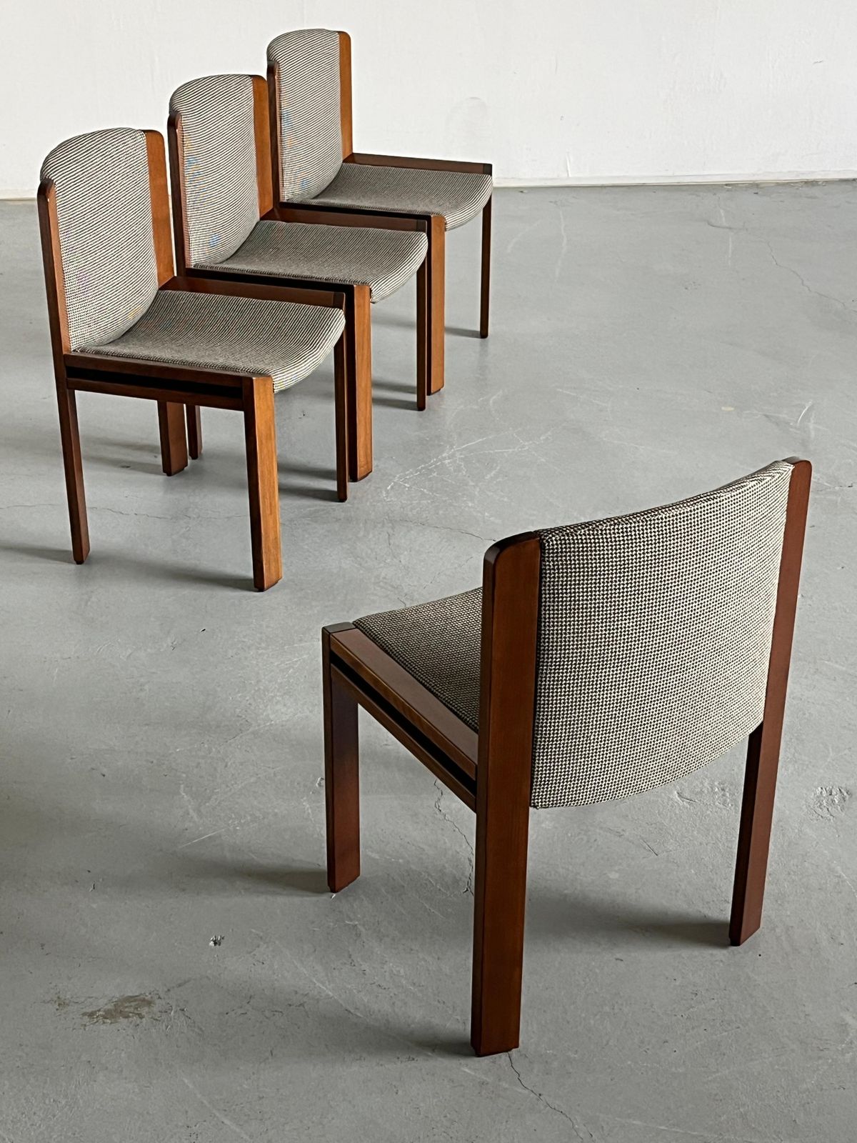 Set Of 4 ‘Model 300’ Dining Chairs By Joe Colombo For Pozzi, 1970s Italy photo Furniture