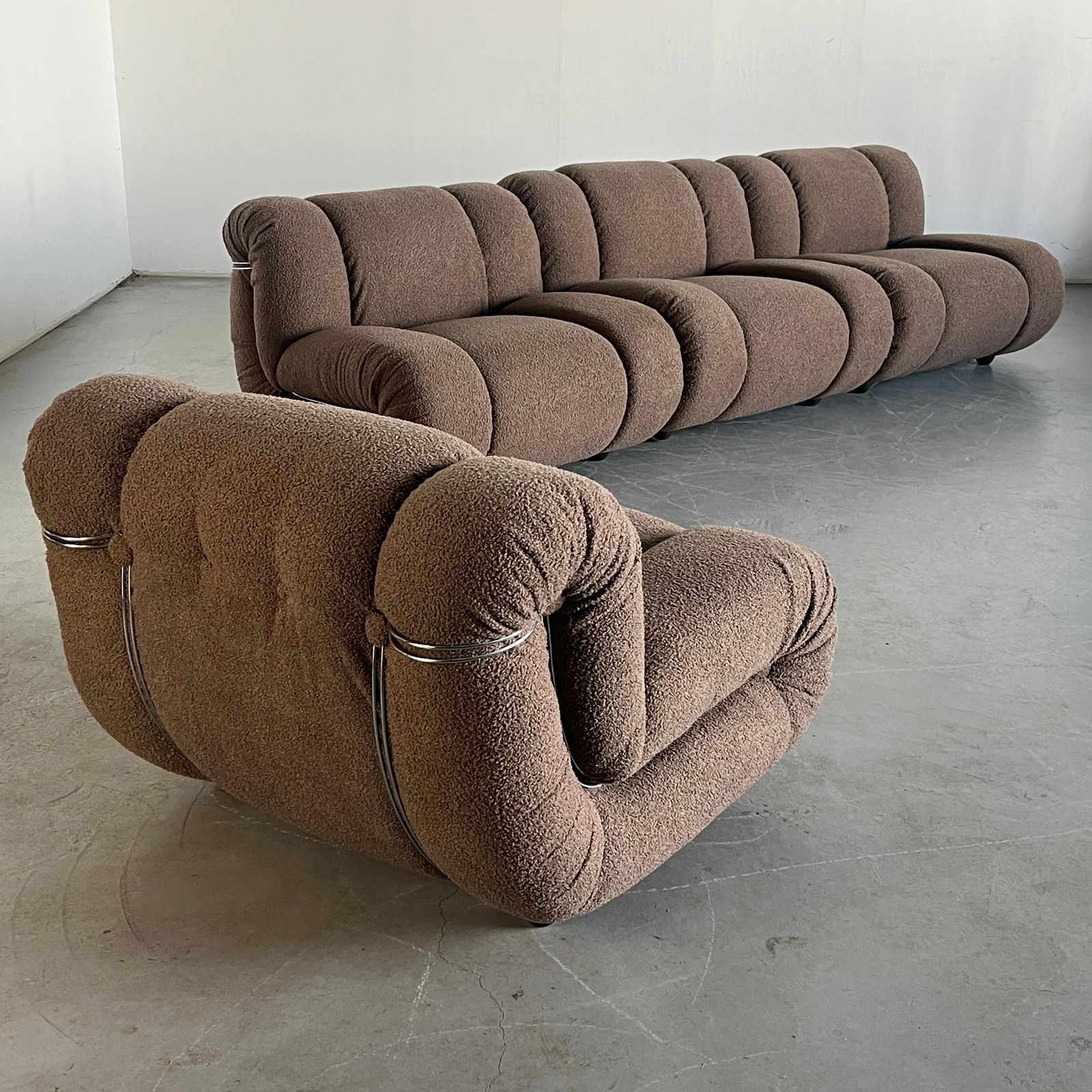 1 Of 4 Vintage Mimo Padova ‘Velasquez’ Seating Modules In Dove Gray Boucle, 70s photo furniture