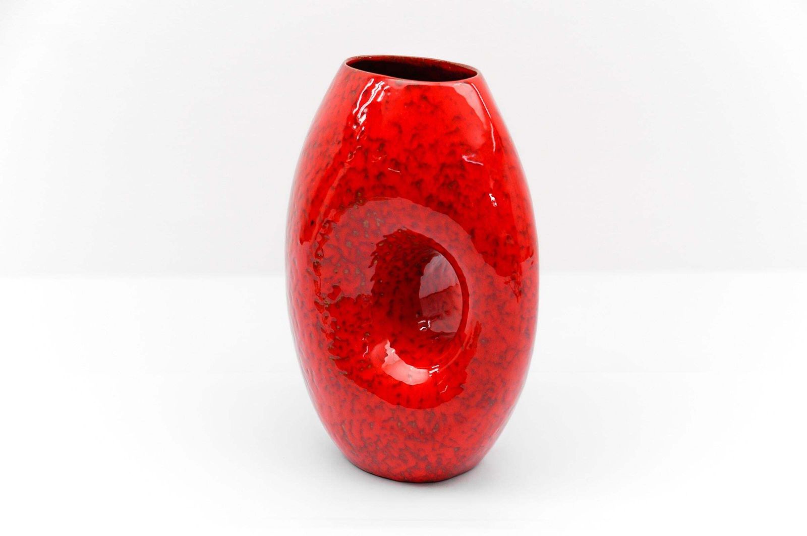 Rare Awesome Red And White Fat Lava Vase, Germany 1950s photo vinterior