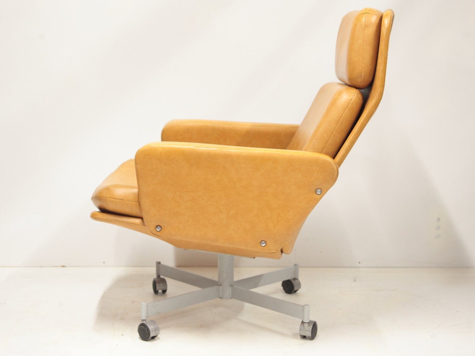 Mid Century Swivel Armchair By Miroslav Navratil For Interier Praha, 1970s photo 477.0