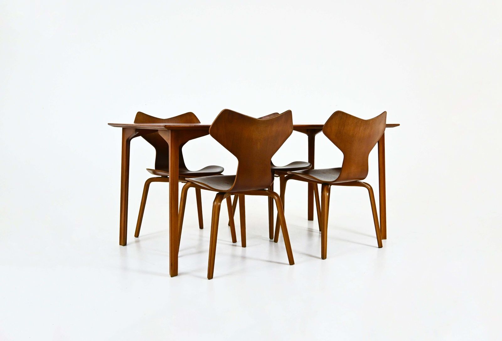 Dining Set By Arne Jacobsen For Fritz Hansen, 1950s photo furniture