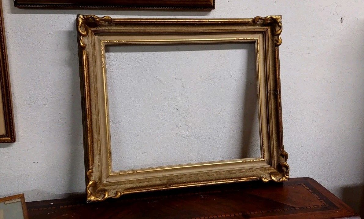 photo furniture Lacquered And Gilded Wood Frame Early 900s, Italian