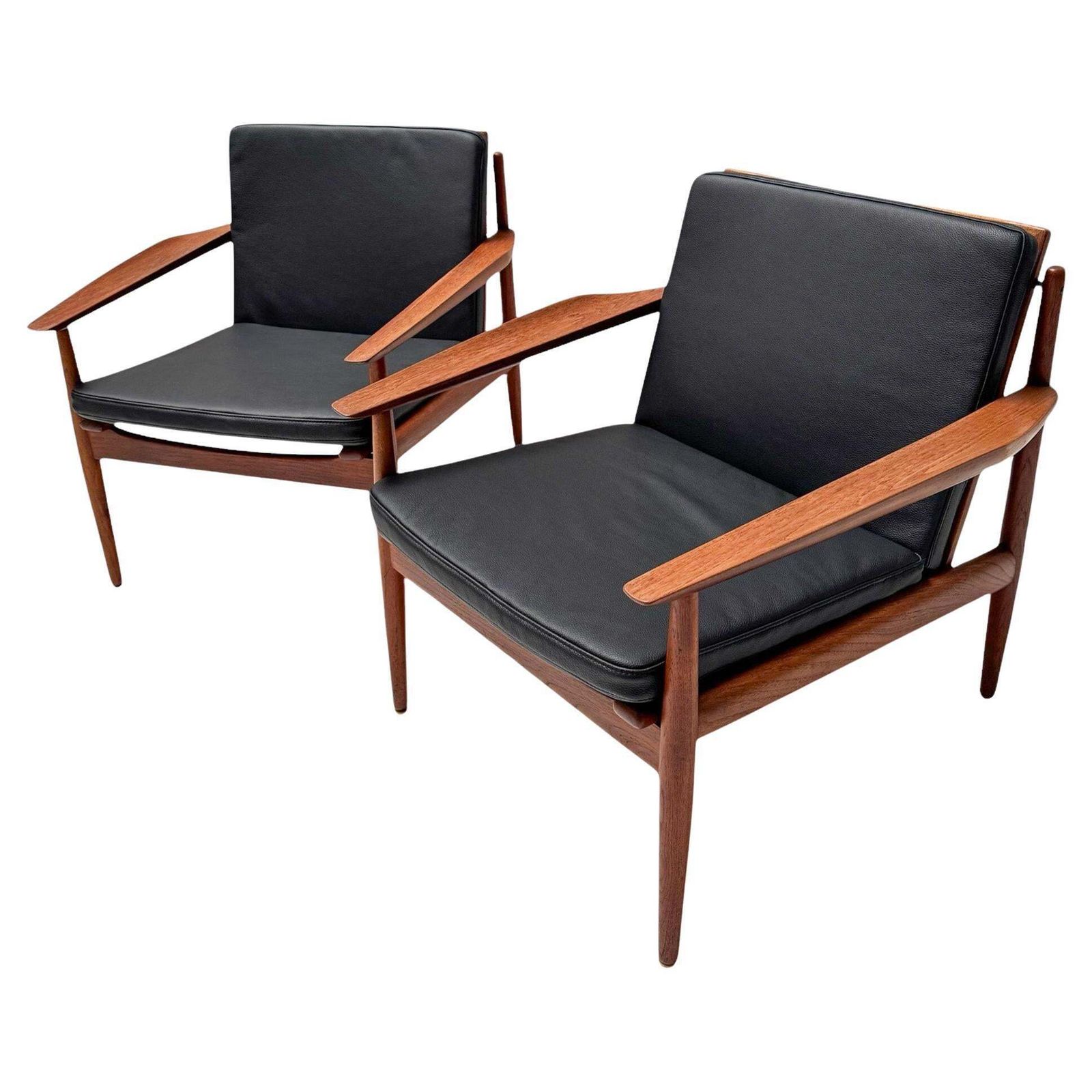 Two Mid Century Modern Lounge Chairs By Arne Vodder For Glostrup, 1950s