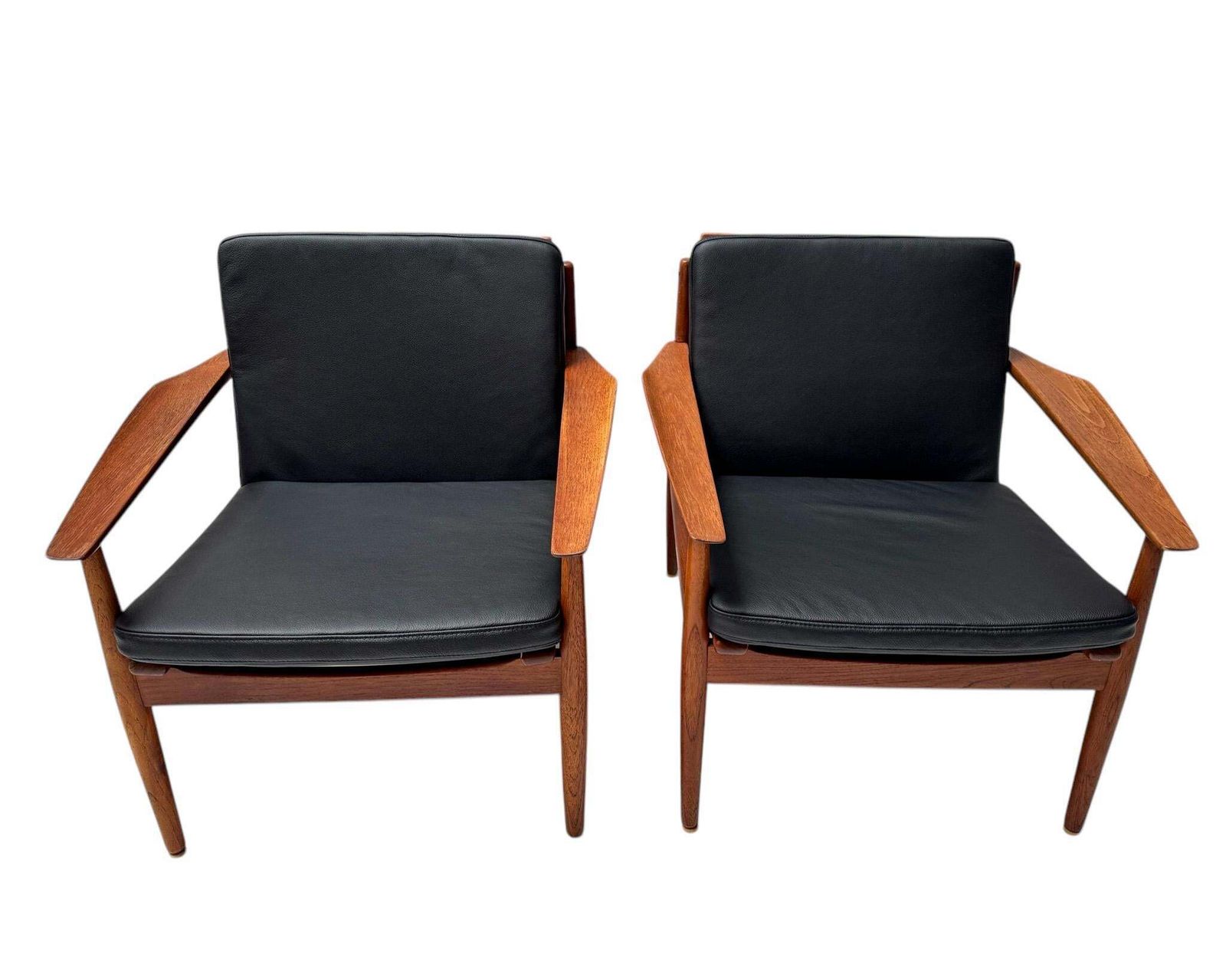 Two Mid Century Modern Lounge Chairs By Arne Vodder For Glostrup, 1950s photo for sale