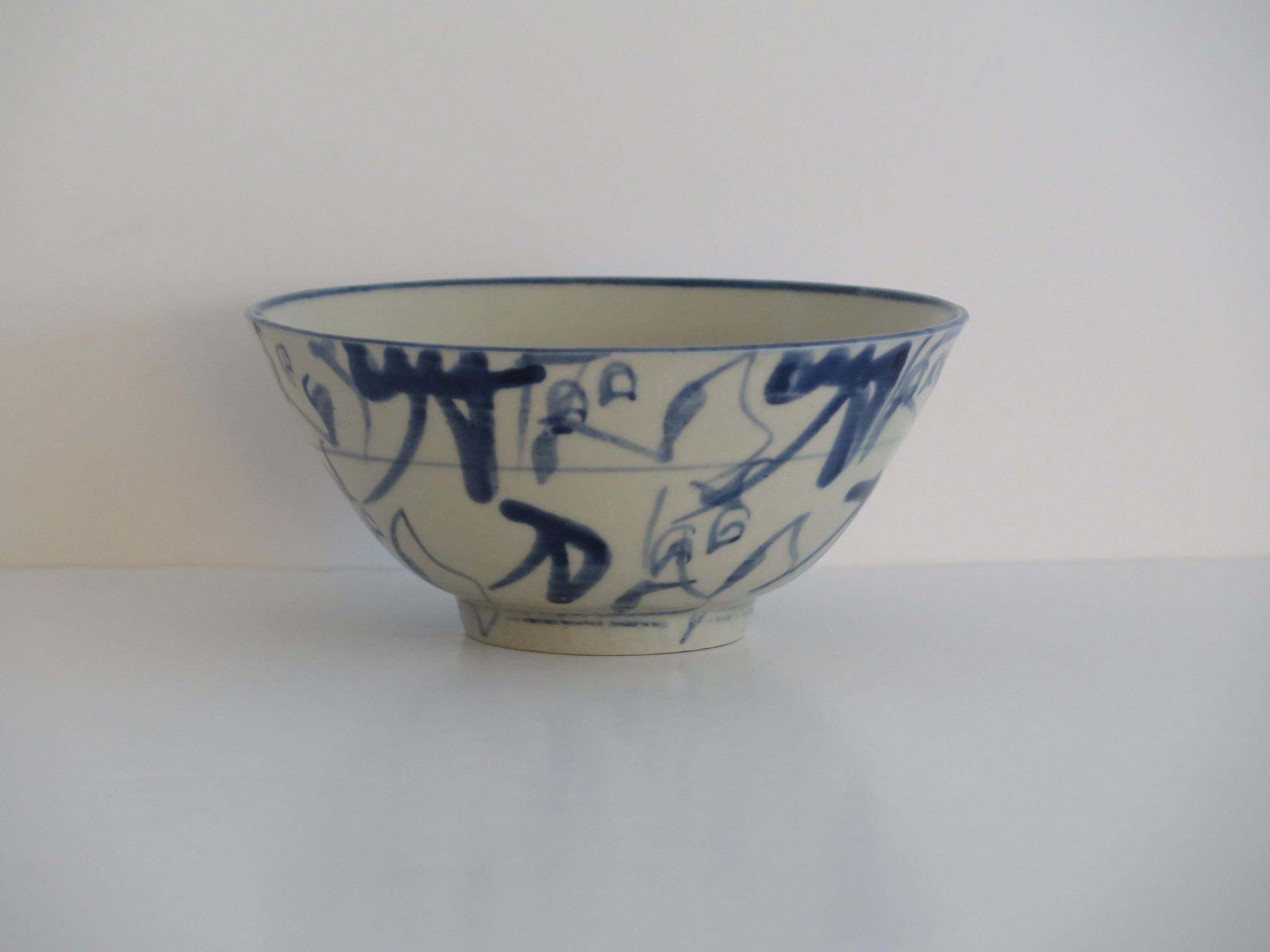 Set Of Five Chinese Porcelain Berry Bowls Blue And White Hand Painted, 20th C photo vinterior