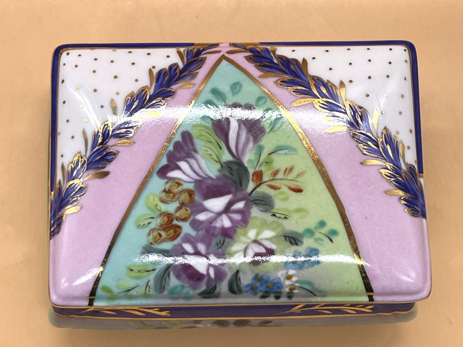 Large Limoges Porcelain France Hand Painted Hinged Trinket / Jewelry Box.