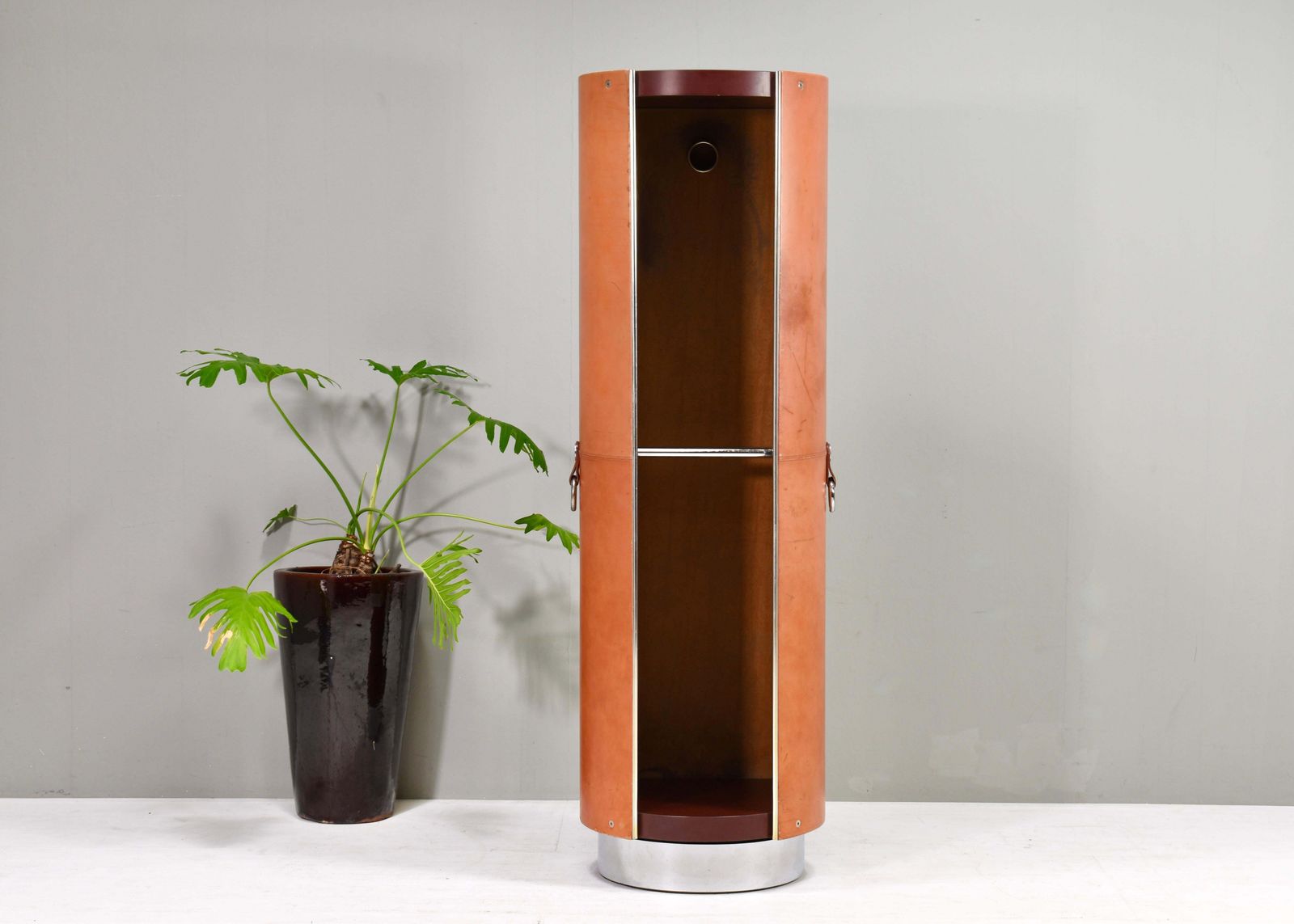 Guido Faleschini Tucroma Swivel Dressing Cabinet For I4mariani – 1971 photo Furniture