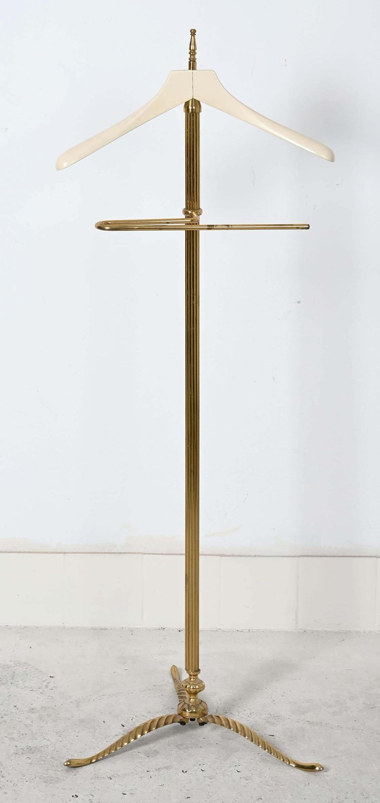 Italian Midcentury Brass Personal Valet With Lacquered Wood Shoulder photo for sale