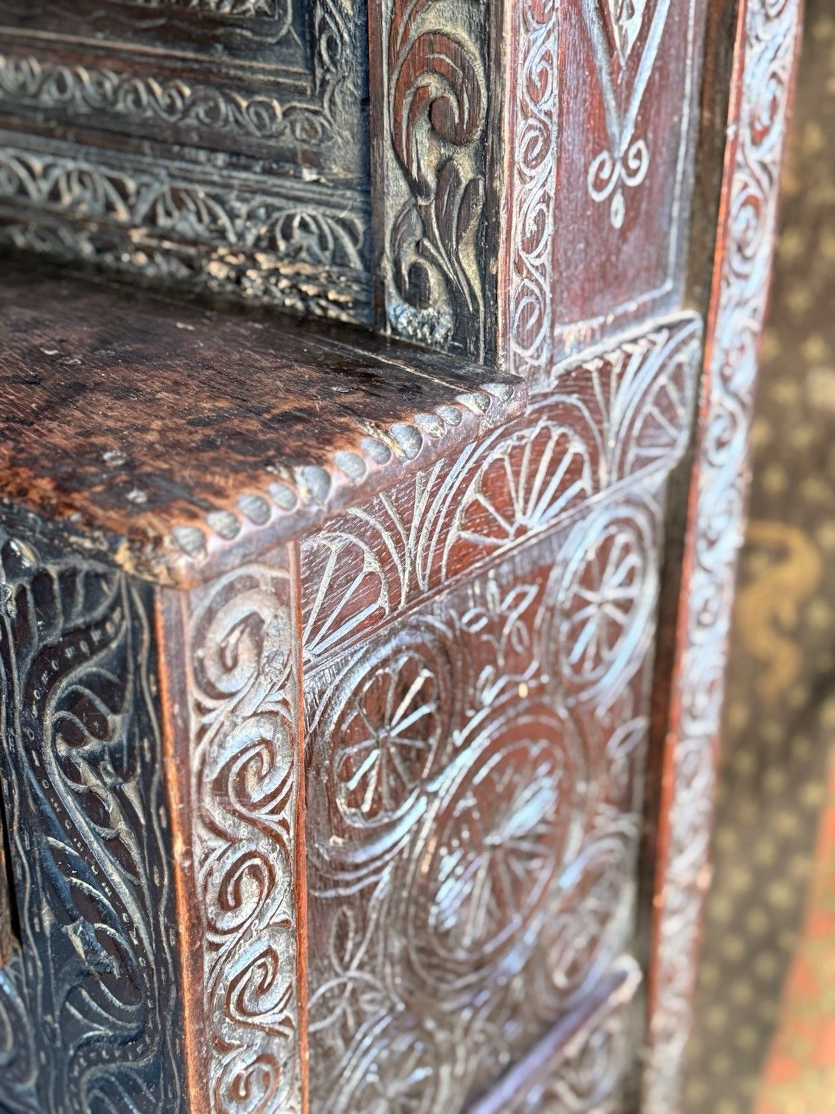 photo vinterior Rare Jacobean Antique Oak Hand Carved Folk Art Cabinet Buffet Cupboard 1600's