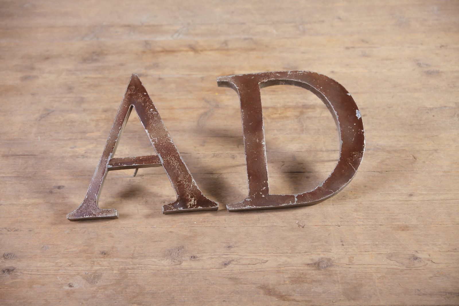 Vintage Metalen Letterbord A, Voormalig Tsjecho Slowakije, Jaren 1940, Set Van 2 photo furniture