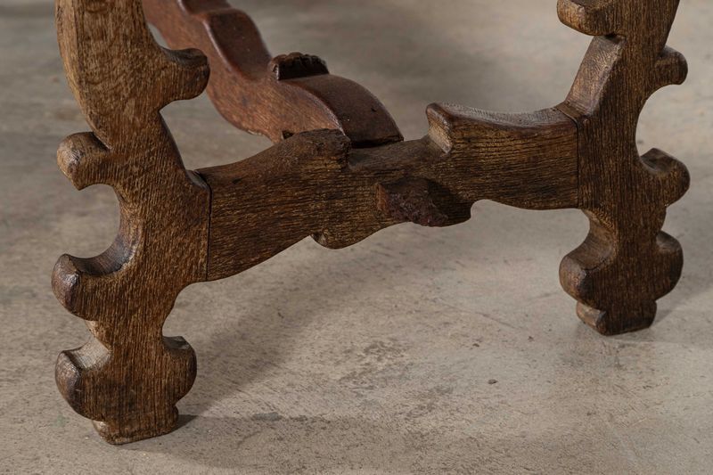 photo vinterior 19thc Spanish Oak Trestle Table