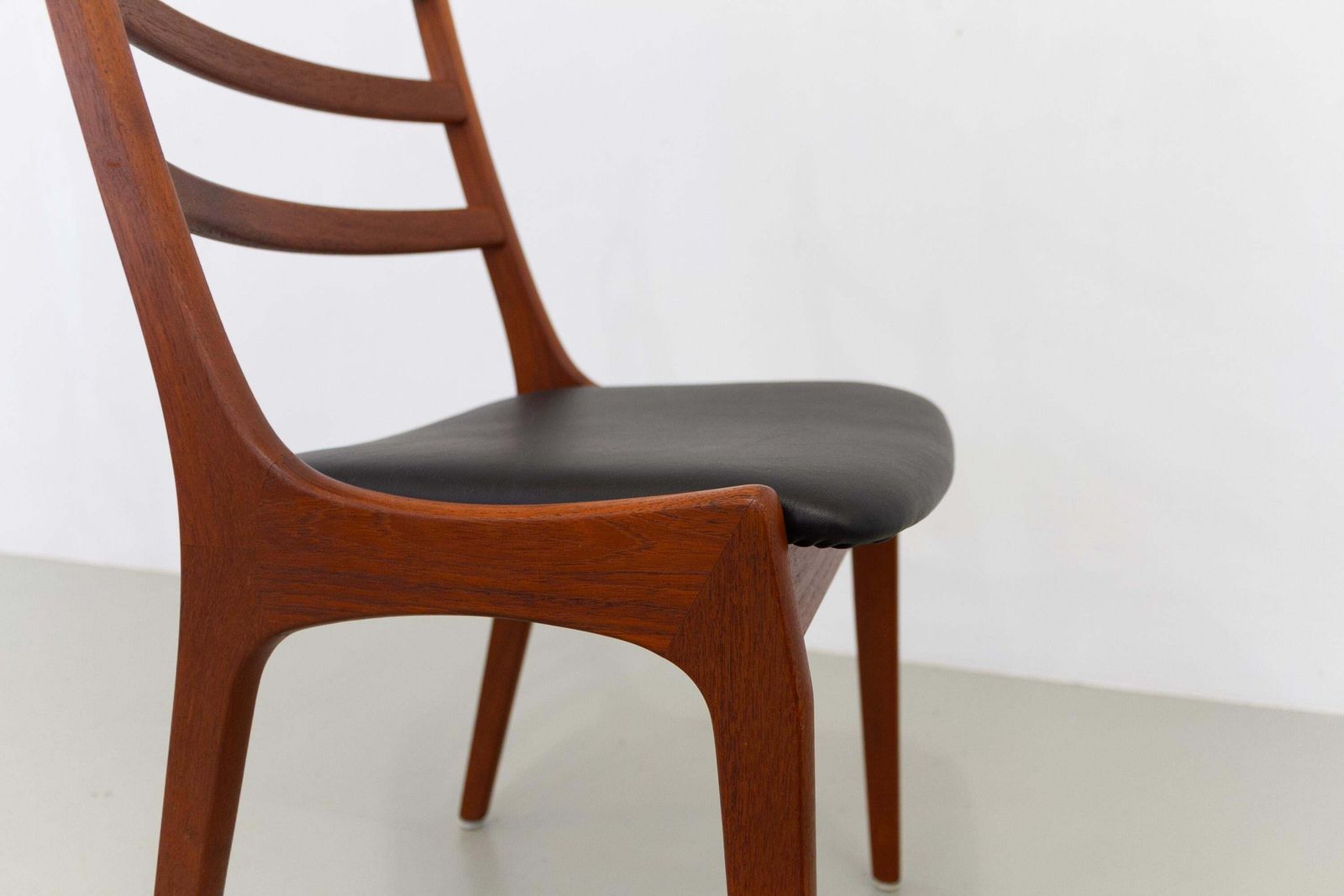 photo vintage Danish Mid Century Teak Dining Chairs By Korup Stolefabrik, 1960s. Set Of 4.
