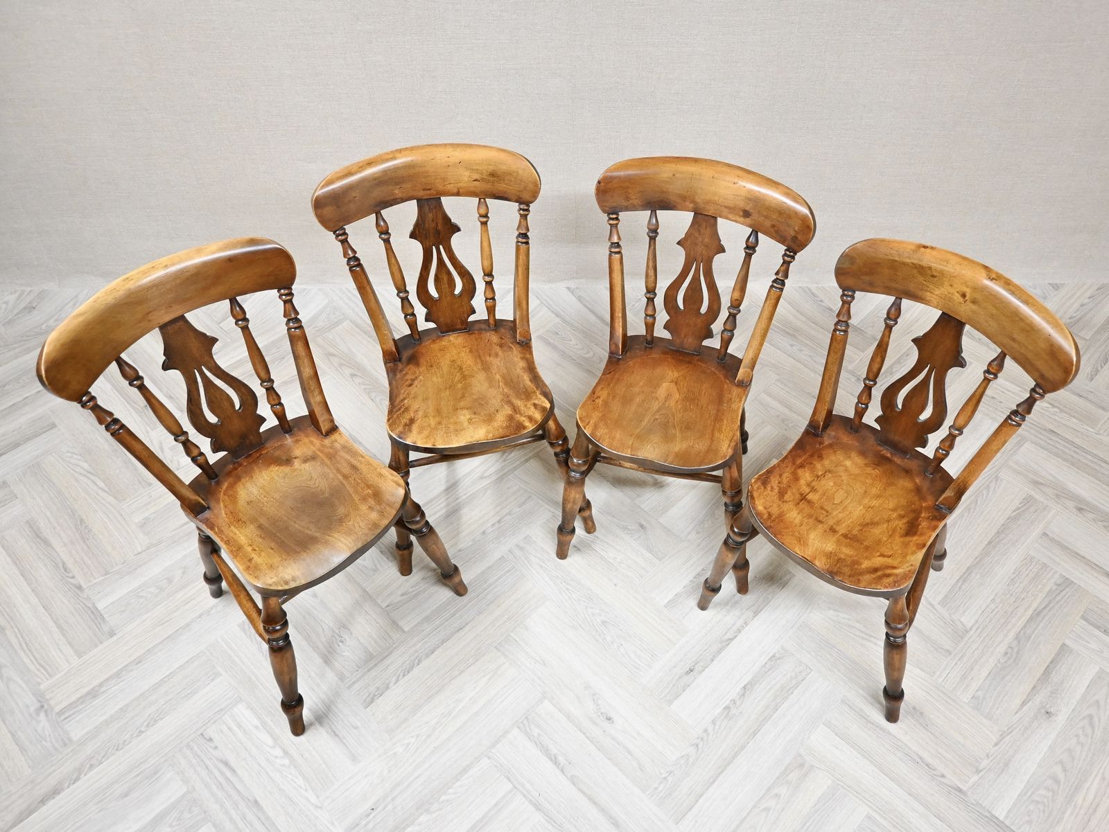 Set Of 4 Antique Windsor Lyreback Kitchen Dining Chairs photo 800.0