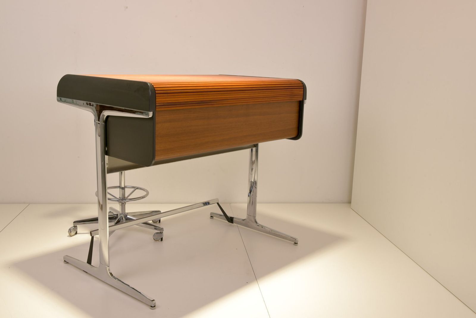 Action Office 1 Rolltop Desk And Perch By George Nelson For Herman Miller, 1977, Set Of 2 photo Furniture
