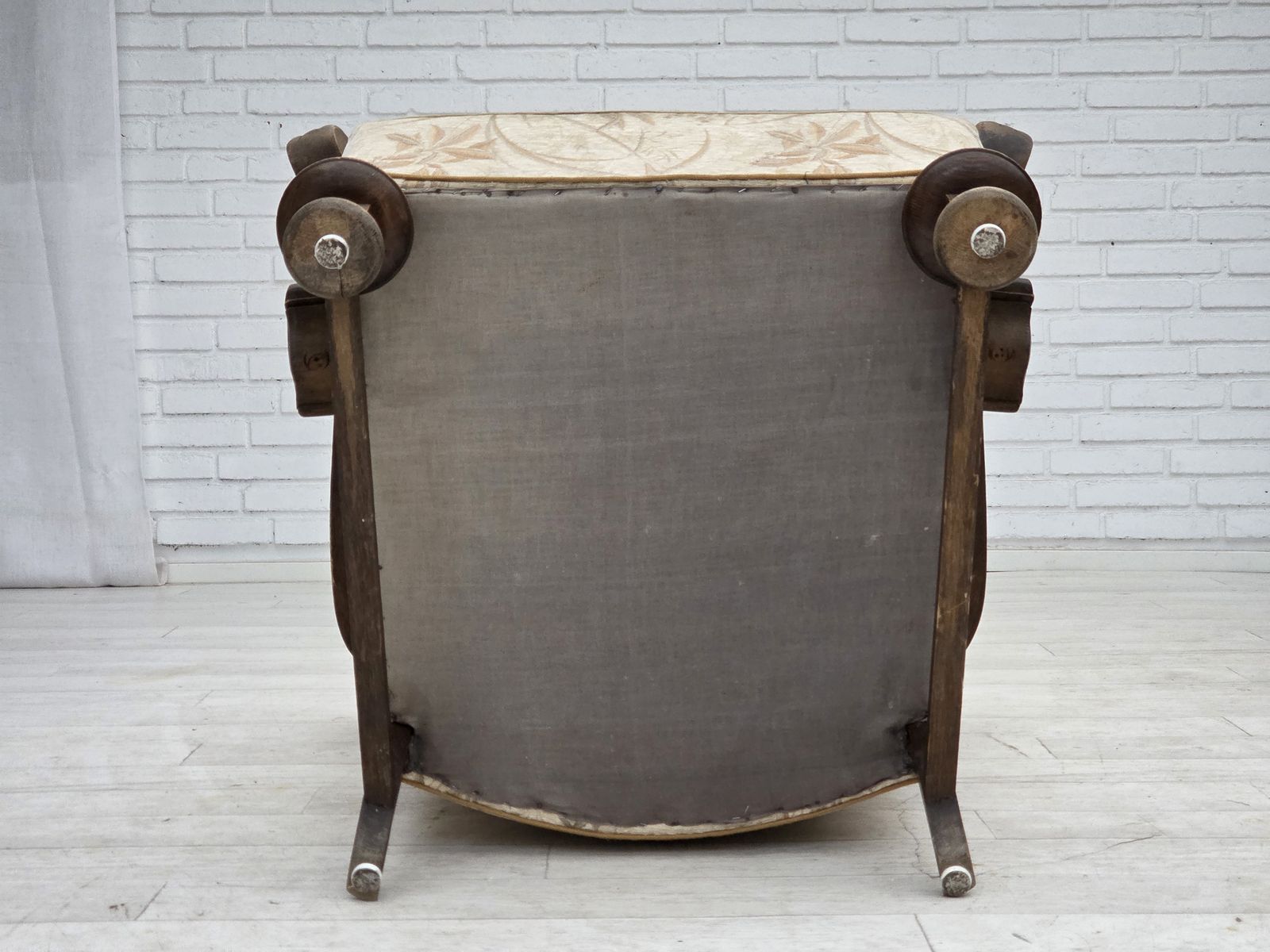 1960s, Danish Armchair, Beige/Brown Furniture Fabric, Carved Oak Wood. photo vinterior