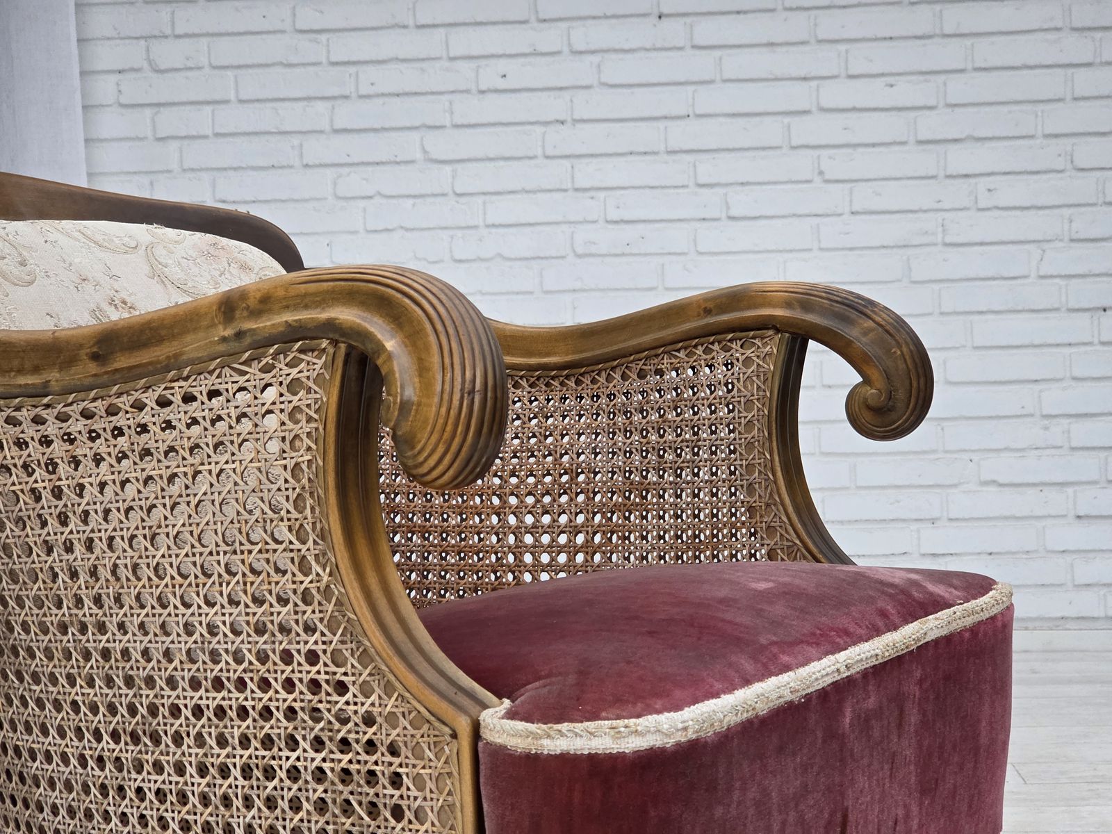 photo vinterior 1940s, Danish Armchair, Woven Wool, Velour, Furniture Mesh, Carved Oak Wood.
