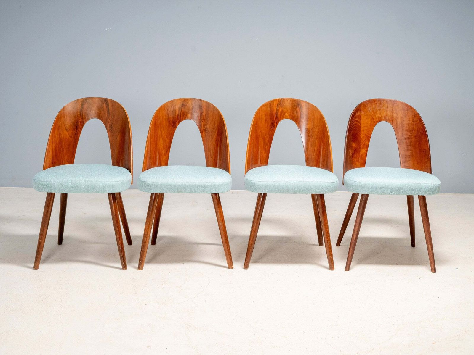 Antonín šuman Chairs Set, Tatra Furniture, Czechoslovak Design 1960s photo vinterior