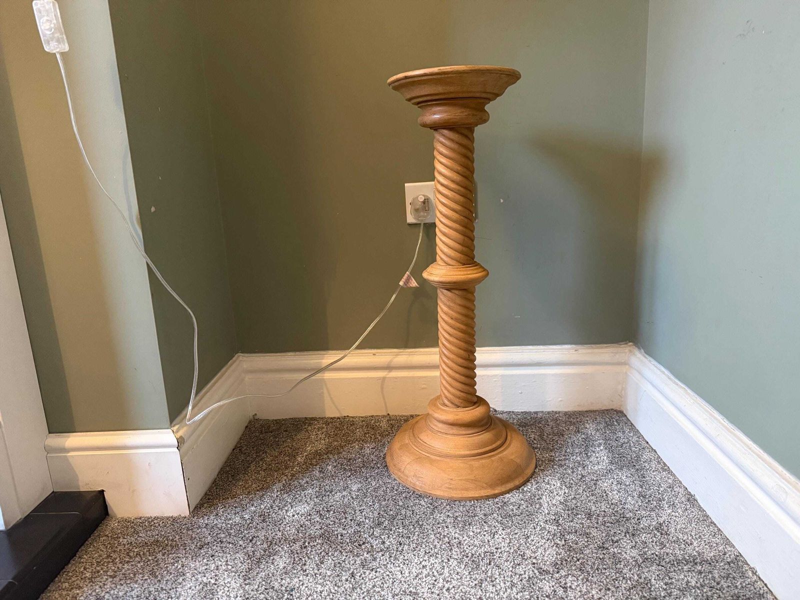 photo furniture Vintage Solid Wood Plant Stand / Pot Stand / Pedestal Table / Lamp Stand