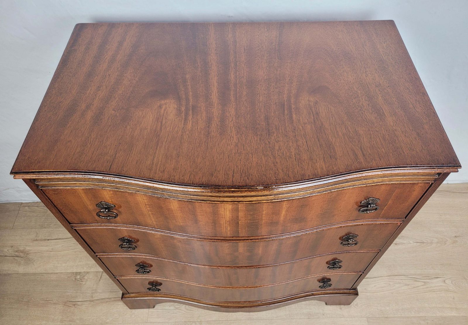 Chest Of Drawers 4 Serpentine Front Mahogany Antique English photo vinterior