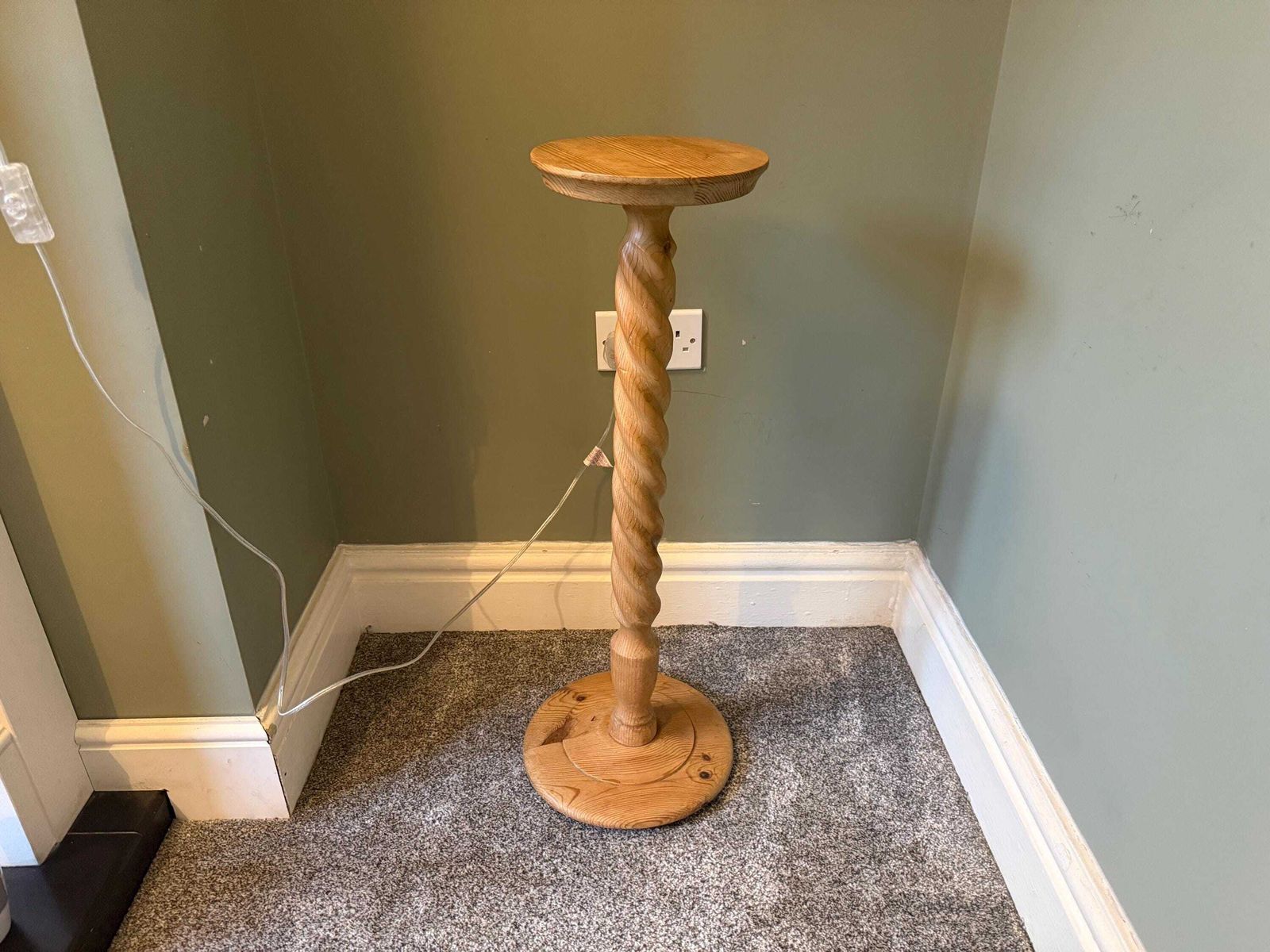 photo furniture Vintage Solid Wood Plant Stand / Pot Stand / Pedestal Table / Lamp Stand
