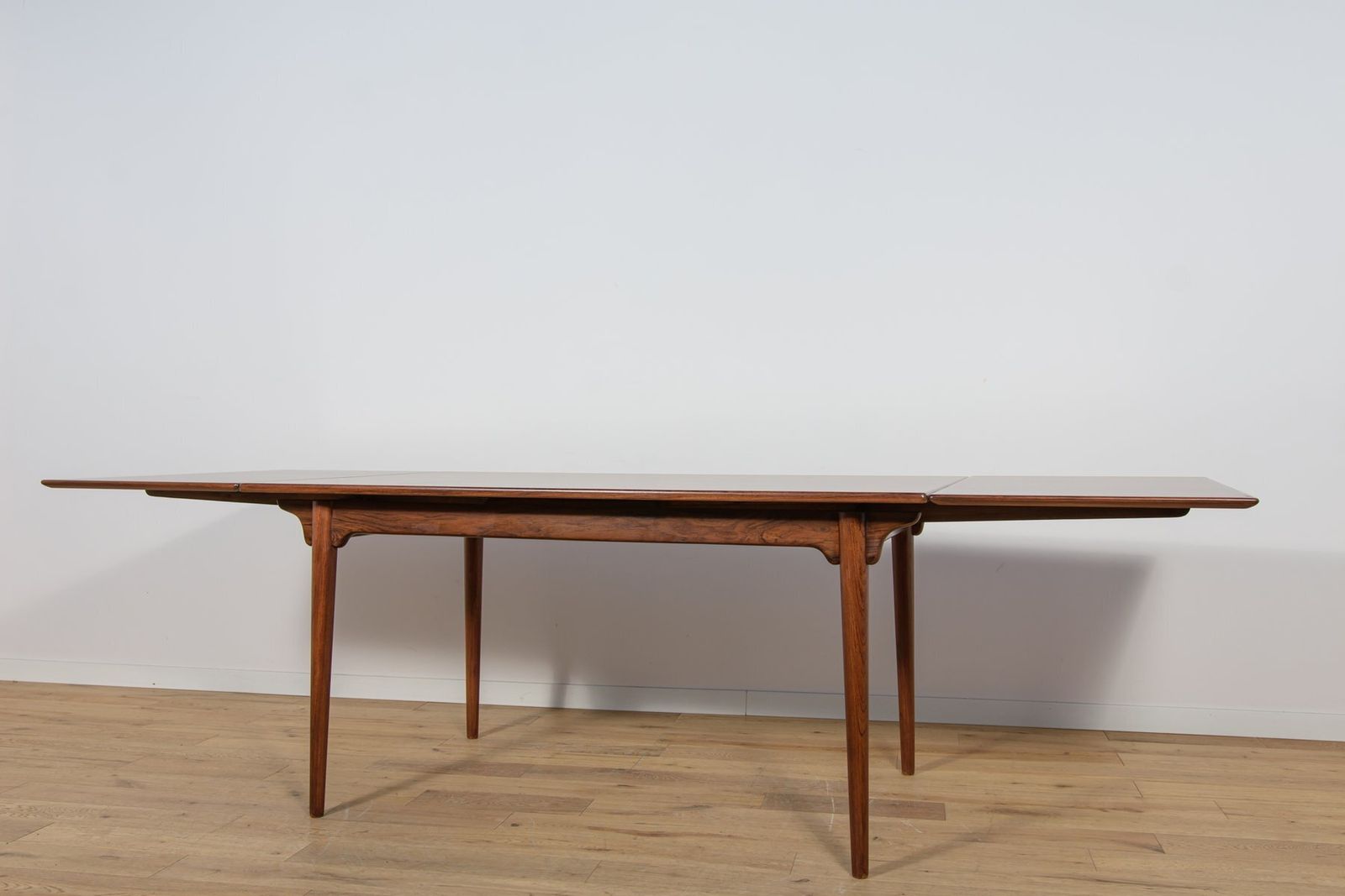 photo furniture Mid Century Modern Rosewood Dining Table By Gunni Omann For Omann Jun, 1960s