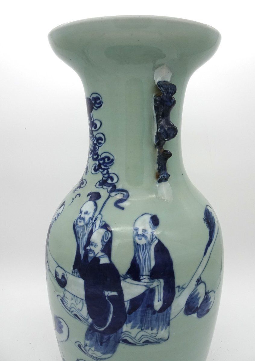 photo furniture Antique Chinese Porcelain Vase, 1890s