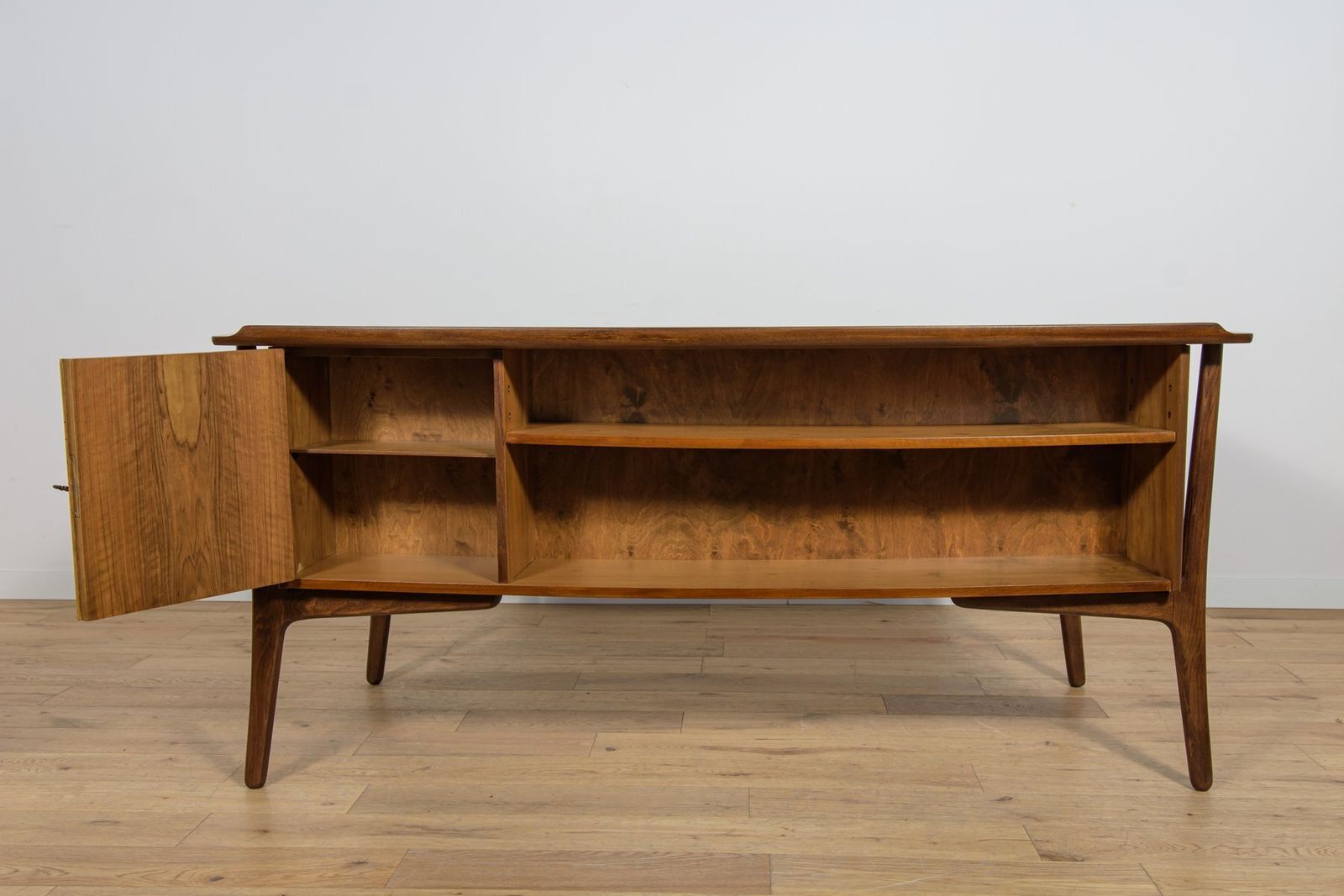 Mid Century Modern Danish Walnut Desk By Svend åge Madsen For H.P. Hansen, 1960s photo vintage