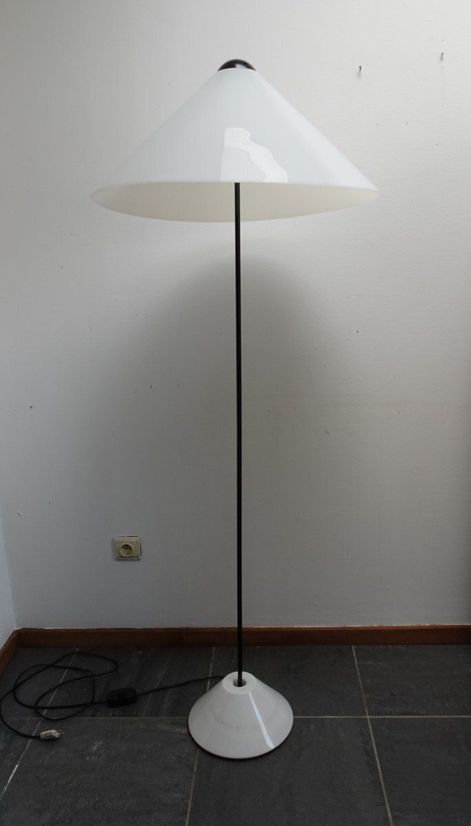 301/C O Luce Snow Floor Lamp By Vico Magistretti For Oluce, 1973 photo for sale