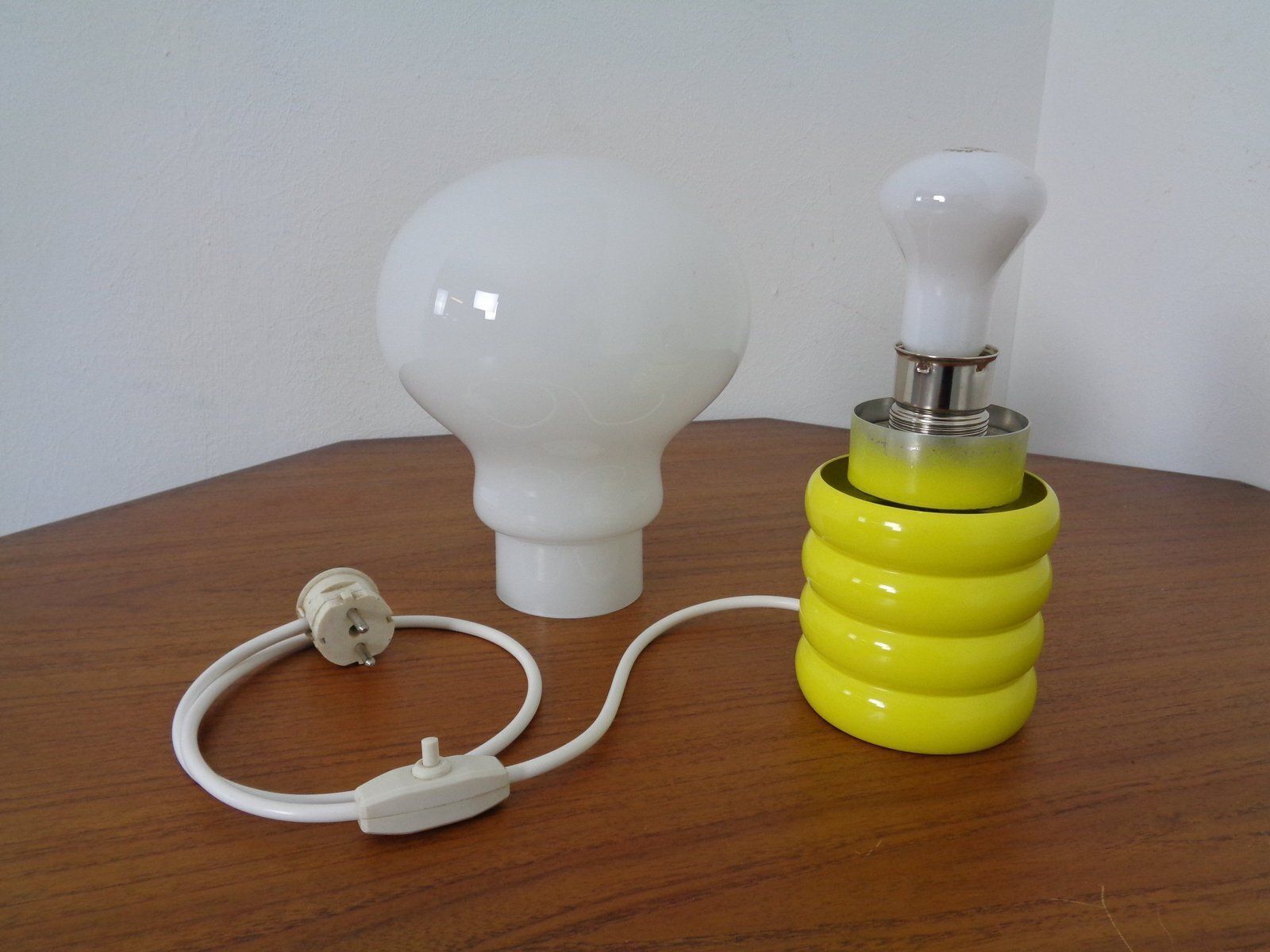 photo furniture Yellow Opaline Glass Bulb Lamp By Ingo Maurer For M Design, 1960s