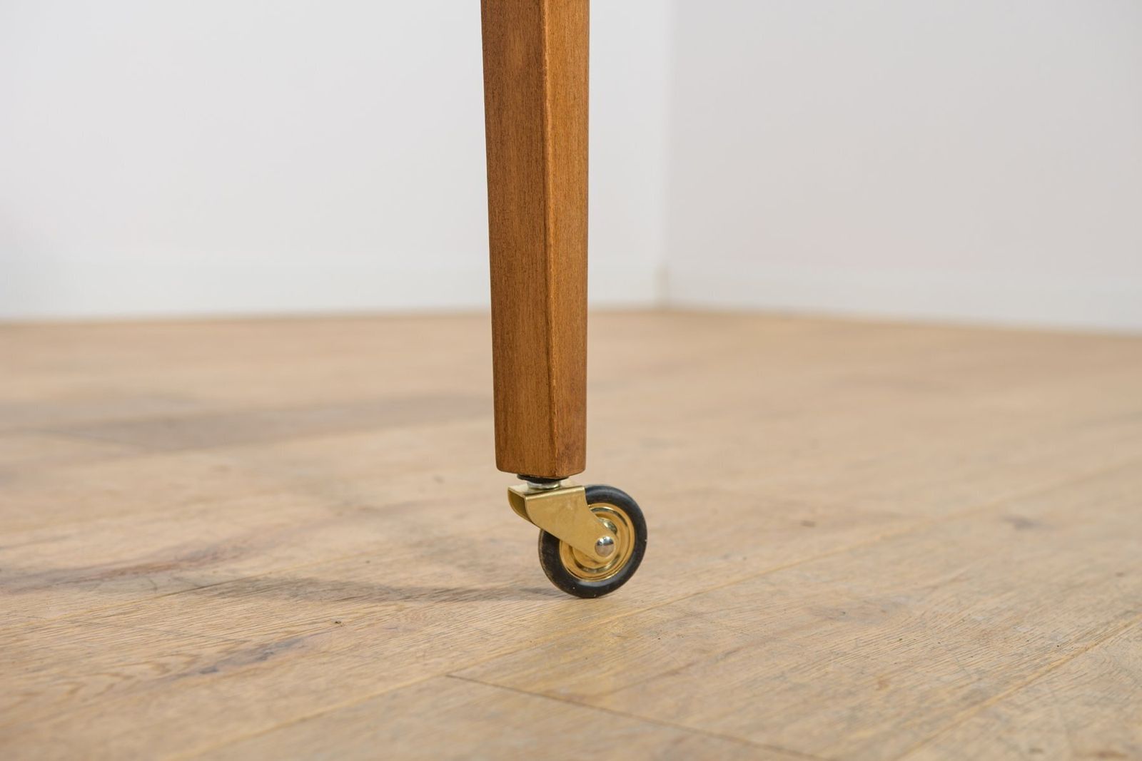 708.0 Mid Century Teak Serving Trolley, United Kingdom, 1960s photo