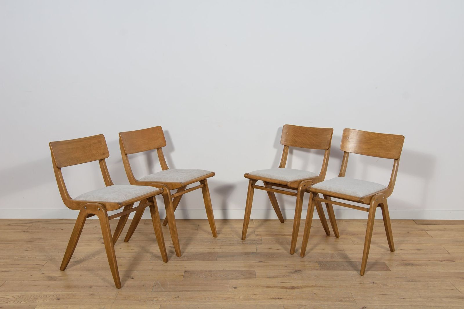 Model 229xb Boomerang Dining Chairs From Goscinski Furniture Factory, Poland, 1960s, Set Of 4 photo Furniture