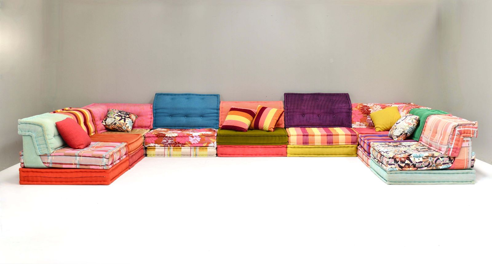 Mah Jong 33 Piece Sofa By Hans Hopfer In Missoni / Kenzo Fabric For Roche Bobois photo for sale