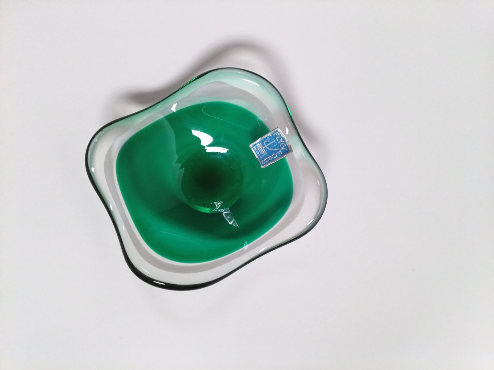 Green And White Glass 'Coquille' Bowl By Paul Kedelv For Flygsfors, Sweden, 1953 photo vinterior
