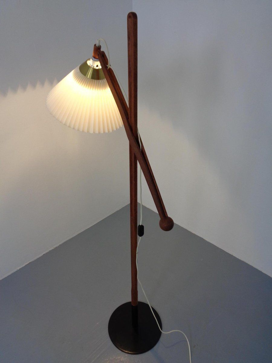Model 325 Adjustable Floor Lamp In Teak By Vilhelm Wohlert For Le Klint, Denmark, 1950s photo Lighting