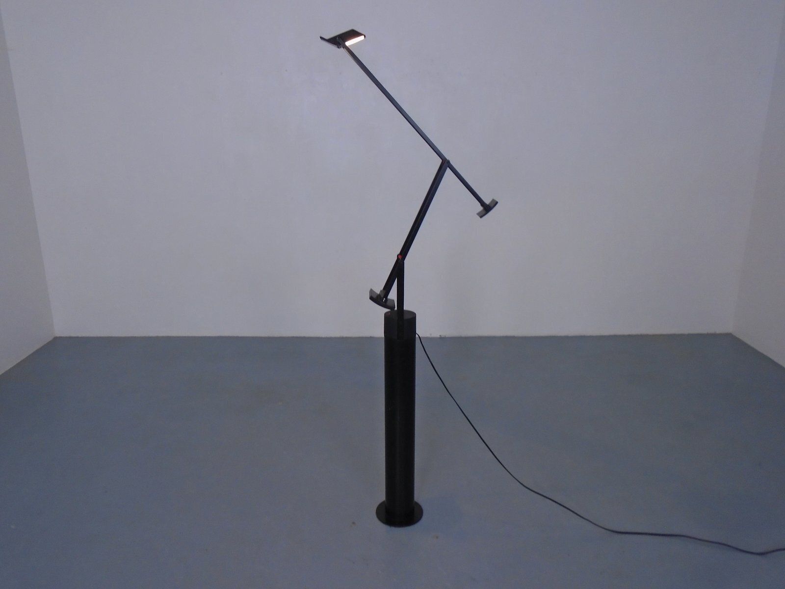Tizio Floor Lamp By Richard Sapper For Artemide, 1980s photo furniture