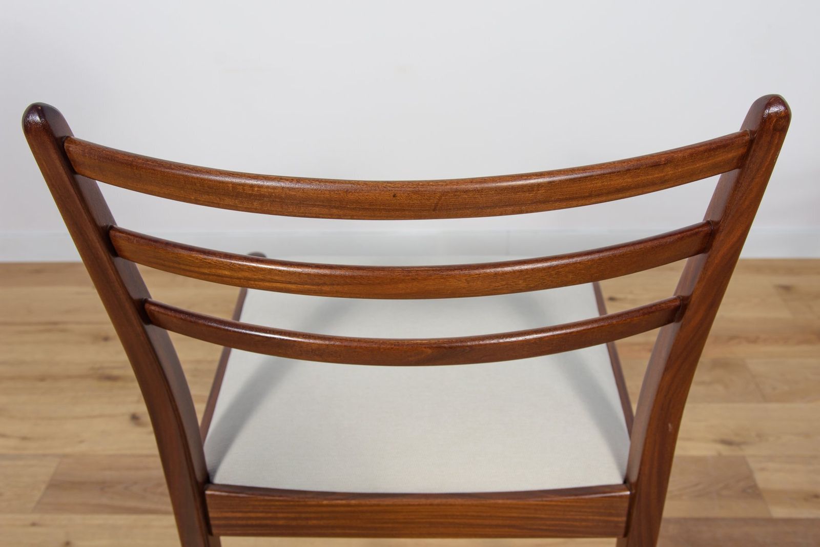photo vintage Mid Century Teak Dining Chairs By Victor Wilkins For G Plan, 1960s, Set Of 4