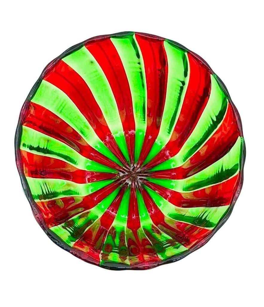 photo vintage A Set Of Six Wonderful Italian Handblown Murano Glass Tumblers With Green And Red Stripes