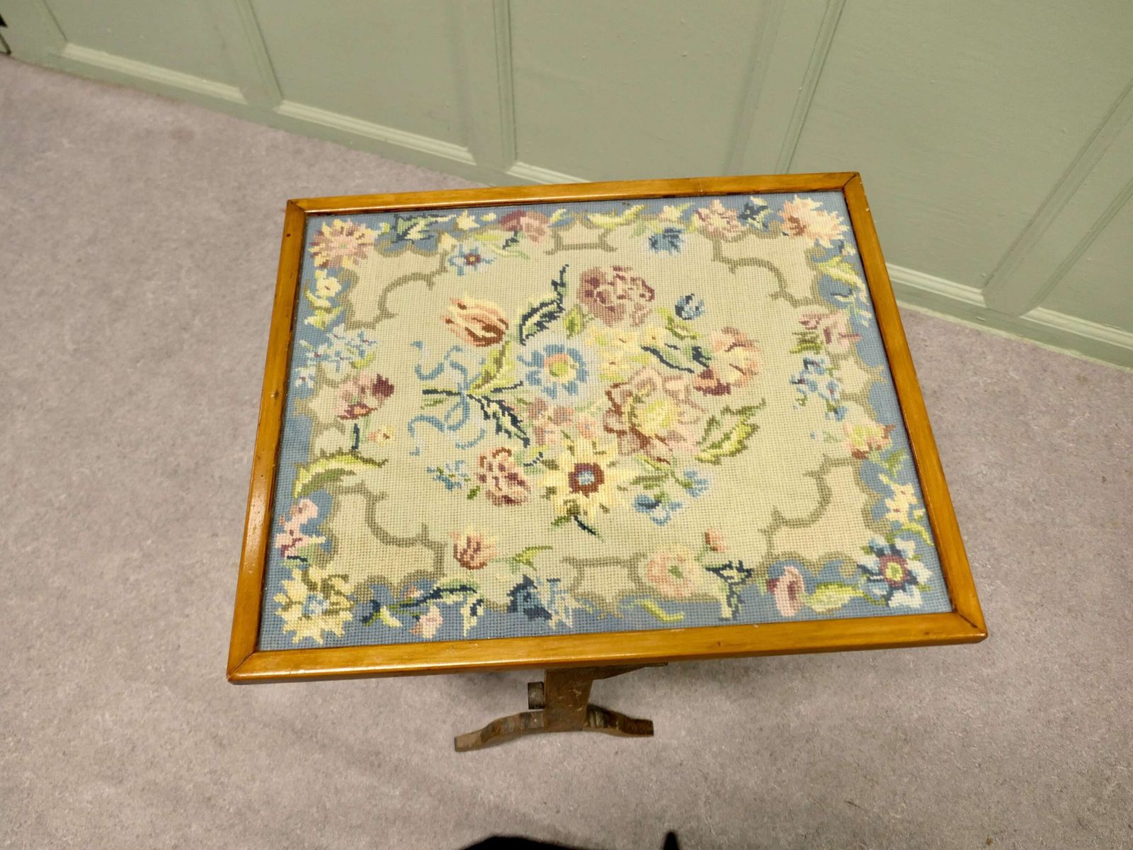 Metamorphic Embroidered Fire Screen Occasional Table Superb Expertly Hand Embroidered photo 594.0