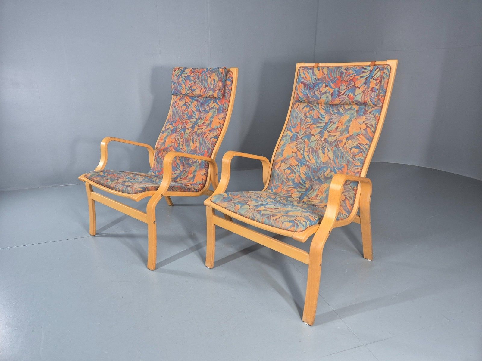 2 Vintage Bentwood Lounge Chairs Finn Ostergaard 1980s Retro Mcm Eb11338 Mben photo 475.0