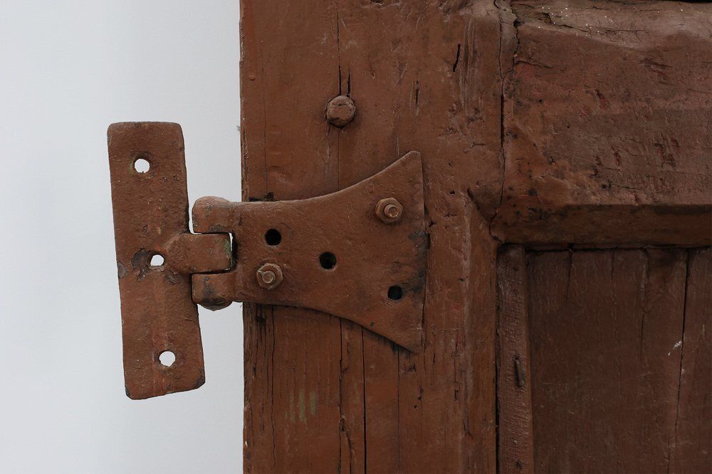 photo vintage Large 17th Century Terracotta Lacquered Oak Monastery Doors, Portugal, Set Of 2