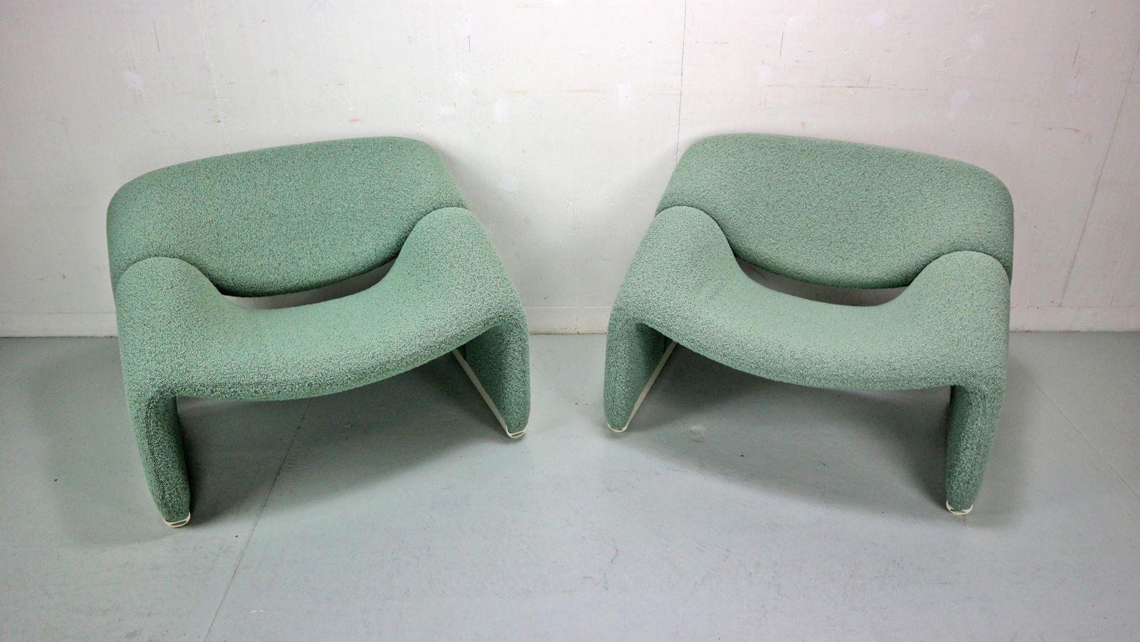 Pierre Paulin Set Of 2 F598 Groovy Armchairs For Artifort New Upholstery, 1972 photo for sale