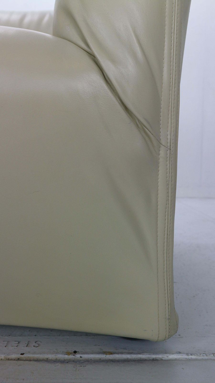 photo vintage Mario Bellini "Tentazione" Leather Sofa Or Loveseat For Cassina, 1970s