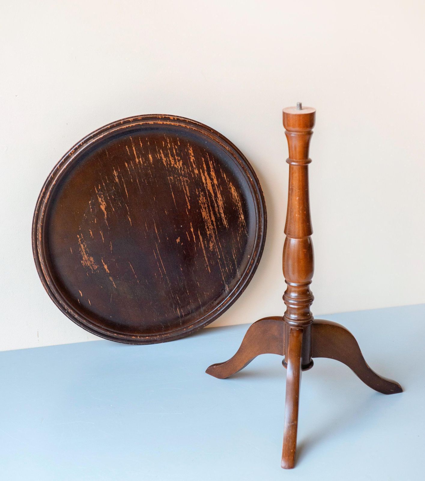photo vinterior Wooden Wine Table – Antique Tripod Side Table – Victorian Style Round Plant Stand