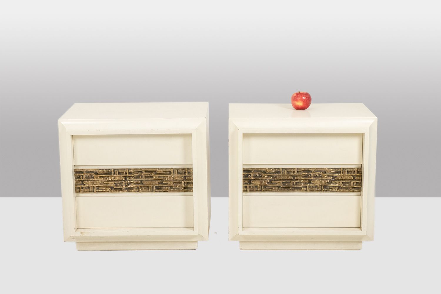 Luciano Frigerio Pair Of Lacquered Wood And Bronze Bedside Tables. 1970s photo furniture
