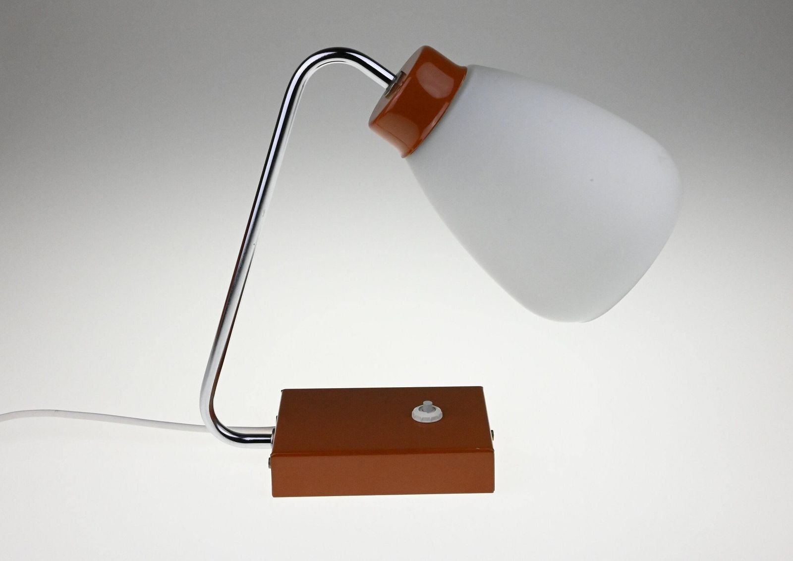Mid Century Desk Lamp, Table Lamp, Desk Lamp, Bedside Lamp, Mid Century Lamp, Chrome Lamp, Table Light, Retro Lighting, Vintage Lamp photo vinterior