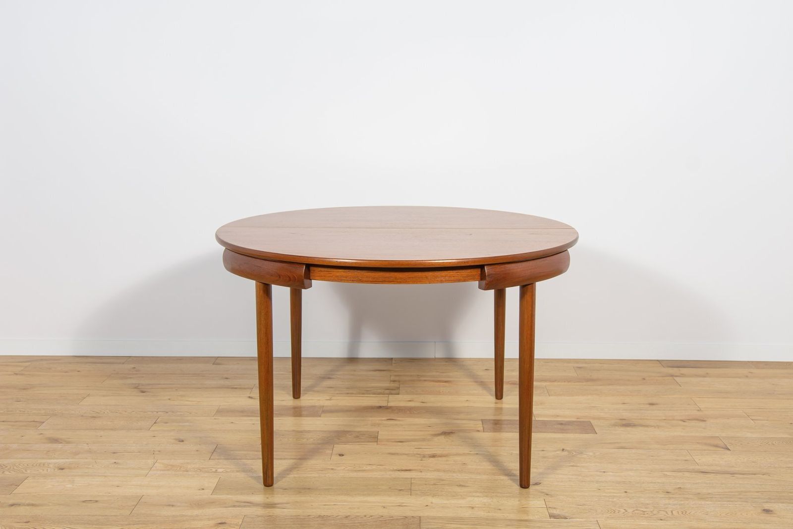 Furniture Mid Century Modern Teak Dining Table And Chairs By Hans Olsen For Frem Røjle, Denmark, 1960s, Set Of 5 photo