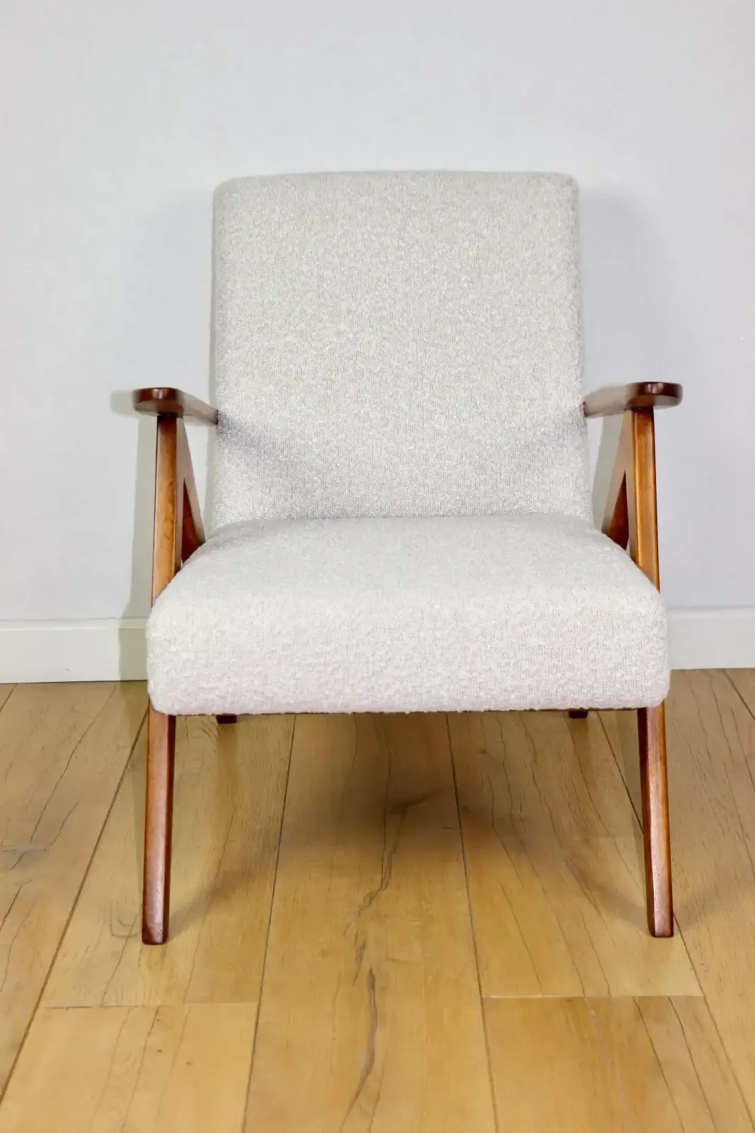 Vintage B 310 Var Armchair, White Bouclé Structure, 1970s   Beech Wood photo Furniture