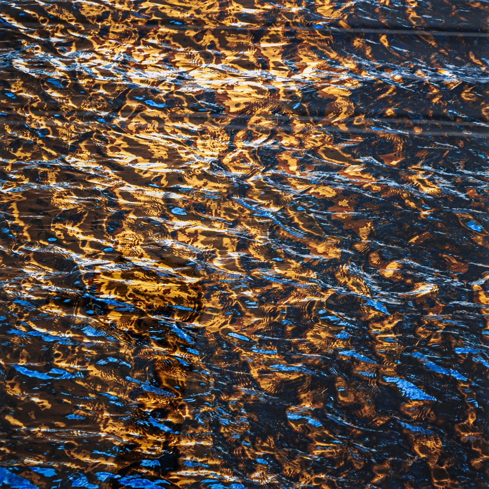 Ortwin Klipp (1977) – Liquids 231, Speicherstadt, Hamburg, Square Photograph, Limited Edition 21st Century photo furniture